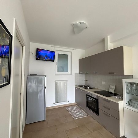 شقة Un Balcone Sul Garda Tremosine المظهر الخارجي الصورة